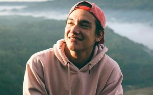 Foto Mengabur, Adipati Dolken Disebut Mirip Seleb Tik Tok Bowo
