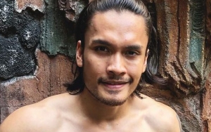Terbang ke Kanada, Randy Pangalila Pamer Selfie Bareng Pacar Bule