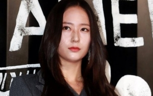 Pamer Foto di Italia, Krystal Dipuji Tetap Cantik Meski Rambut Berantakan