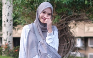 Kenang Mendiang Nenek, Harunya Momen Zaskia Mecca Bersama Saudara Kompak Lakukan Ini