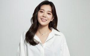 Ganti Nama dan Konfirmasi Main Drama Bareng Sung Hoon, Lizzy Banjir Komentar Nyinyir 
