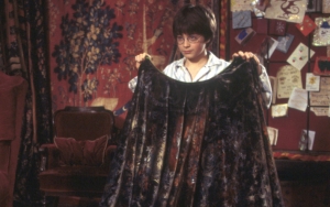 Siap-Siap! Ilmuwan Temukan Cara Wujudkan Jubah Tembus Pandang Ala Harry Potter 