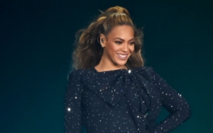 Alami Kesalahan Teknis di Atas Panggung, Beyonce Dievakuasi Menggunakan Tangga