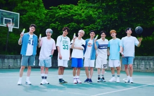 Main Basket Hingga Bercanda Heboh, Intip Serunya EXO Syuting Iklan Kosmetik