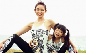 Ikuti Jejak Ibu, Cantiknya Choo Sarang Jadi Model Cilik di Fashion Show