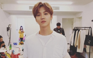 Unggah Foto Ini, Fans Salfok Pada Bibir Merah Hingga Sebut Luhan Makin Cantik