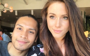 Awas Baper, Begini Potret Romantis Randy Pangalila Usai Lamar Kekasih Bule