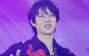 Tampil 'Gundul', Kocaknya Heechul Beri Review Sampo Anti Rambut Rontok