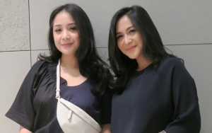 Imut dan Mesra Nyanyi Lagu 'Bohong' Ditemani Suami, Adik Nagita Diam-Diam Sindir Raffi?