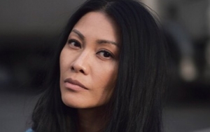 Tampil di Acara Penghargaan Eropa, Anggun Malah Dikritik Netter Soal Gaun Seksi