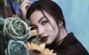 Bingung Tulis Caption di Unggahan Foto, Wajah Ariel Tatum Buat Geger Warganet