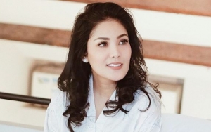 Tak Tampak Seperti Ibu Dua Anak, Kaki Jenjang Nindy Sukses Bikin Warganet Iri