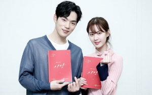 Bikin Baper, Kim Jung Hyun Gendong Hingga Traktir Makan Seohyun di Teaser 'Time'