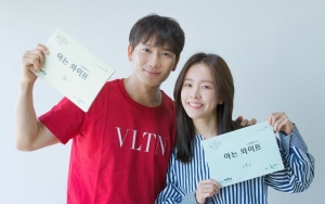 Kenang Momen Mesra, Ji Sung dan Han Ji Min Ciuman di Teaser 'Familiar Wife'