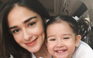 Putri Kecil Yasmine Wildblood Makin Jago Pose Bak Model, Netter Dibuat Gemas