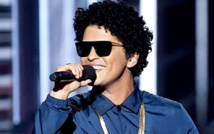 Panggung Konser Mendadak Terbakar, Bruno Mars Terpaksa Hentikan Penampilan