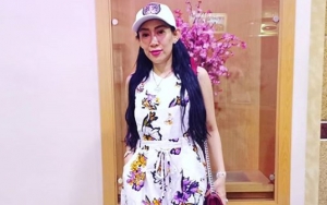 Tampil Seksi Bareng Pria, Dewi Sanca Diminta Seperti Nikita Mirzani