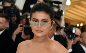 Jadi Miliarder Termuda Versi Forbes, Kylie Jenner Banjir Kritikan