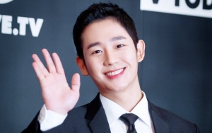 Jung Hae In Seksi Basah-Basahan di Pemotretan Terbaru Bikin Netter Kesengsem