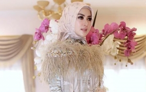 Sempat Dikira Palsu, Sosialita Ini Pastikan Syahrini Pakai Tas Branded Asli