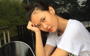 Terima DM 'Nakal', Clara Tan Beri Pesan Menohok Lewat Foto Topless Tutupi Buah Dada