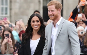 Bocah Ini Sentuh Rambut Meghan Markle, Lucunya Tingkah Pangeran Harry Kala Beri 'Peringatan'