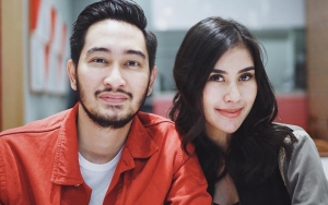 Pakai Baju Berwarna Pink, Syahnaz Sadiqah Makin Gemas pada Jeje Govinda