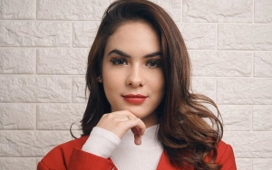 Senyum Manis Steffi Zamora Diapit Alvaro Maldini-Teuku Rizky Saat Kumpul
