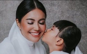 Putrinya Idap Leukimia, Denada Tak Mau Dikasihani Ungkap Soal Tangisan Jerry Aurum