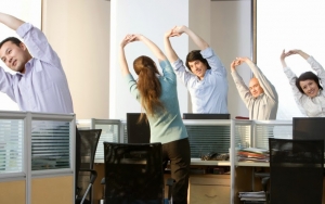 6 Olahraga Mudah yang Bisa Dilakukan Di Kantor