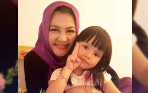 Emilia Contessa Cerita Penderitaan Cucunya Selama Jalani Pengobatan Leukimia