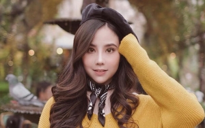 Biasa Foto Sendiri di Instagram, Agatha Chelsea Pose Bareng Sang Ibu 