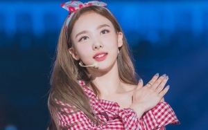 Twice Penuhi Janji Kemenangan Acara Musik, Ekspresi Imut Nayeon Makan Es Viral