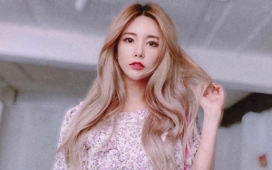 Unggah Foto-Foto Seksi di Kolam Renang, Qri T-ara Dicibir Ingin Pamer Hasil Oplas Dada
