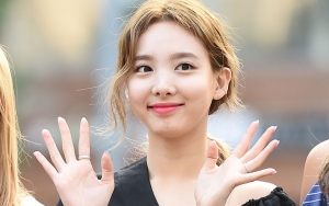 Kelewat Seksi dan Umbar Belahan Dada, Stylist Twice Dikritik Karena Pakaikan Baju Ini ke Nayeon