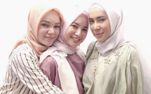 Fitri Tropica Adu Cantik Bareng Chacha Frederica, Tulisan Caption Jadi Perbincangan