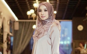 Laudya Cynthia Bella Niat Foto Tinggi Langsing, Hasil Jepretan Suami Malah Begini