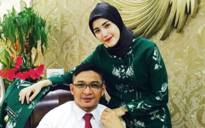 Awas Baper, Adelia Pamer Kemesraan Saat Dipeluk Pasha Ungu
