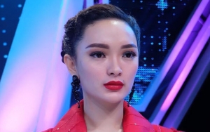 Liburan ke Paris Disindir Kampungan, Zaskia Gotik Dibela Penggemar