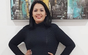 Sering Dihujat Tidak Malu dengan Umur, Ely Sugigi Ungkap Alasan Belum Berhijab