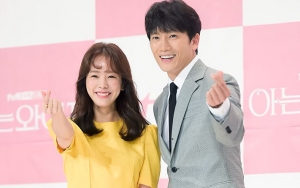 Foto Pernikahan di 'Familiar Wife' Dirilis, Romantisnya Ji Sung dan Han Ji Min Nyaris Ciuman