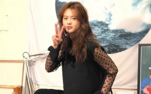 Ikut Tren Freckles, Go Ara Tampil Menawan Di Pemotretan Terbaru