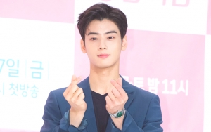 Sebelahan dengan Idol dan Aktris Cantik, Visual Eunwoo Astro Dipuji Bak Karakter Manga