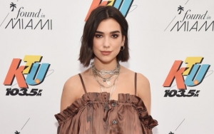 Sang Kakak Dapat Perlakuan Buruk di Pesawat, Dua Lipa Sindir Maskapai Penerbangan Ini