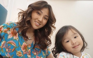Ikutan Tren, Cantiknya Thalia Onsu Didandani Sarwendah Pakai Freckles Make Up