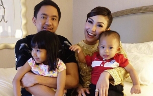 Terungkap, Inilah Alasan Kocak Ayu Dewi Melarang Sang Suami Punya Instagram Sendiri