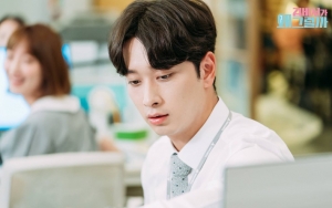 Bintangi 'Why, Secretary Kim?', Chansung 2PM Komentari Rumor Park Seo Joon-Park Min Young Pacaran