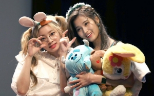 Konser Twice di Kuala Lumpur Batal, Sana dan Dahyun Nangis di Bandara