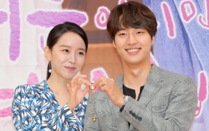Yang Se Jong Kaget Hingga Jatuh Melihat Shin Hye Sun di '30 But 17'