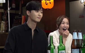Sutradara 'Why, Secretary Kim?' Tanggapi Rumor Pacaran Park Seo Joon-Park Min Young